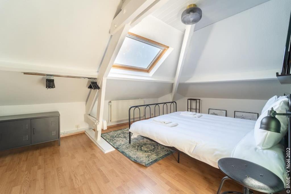 At The Water's Edge, Warmthy - Small Price Apartment *